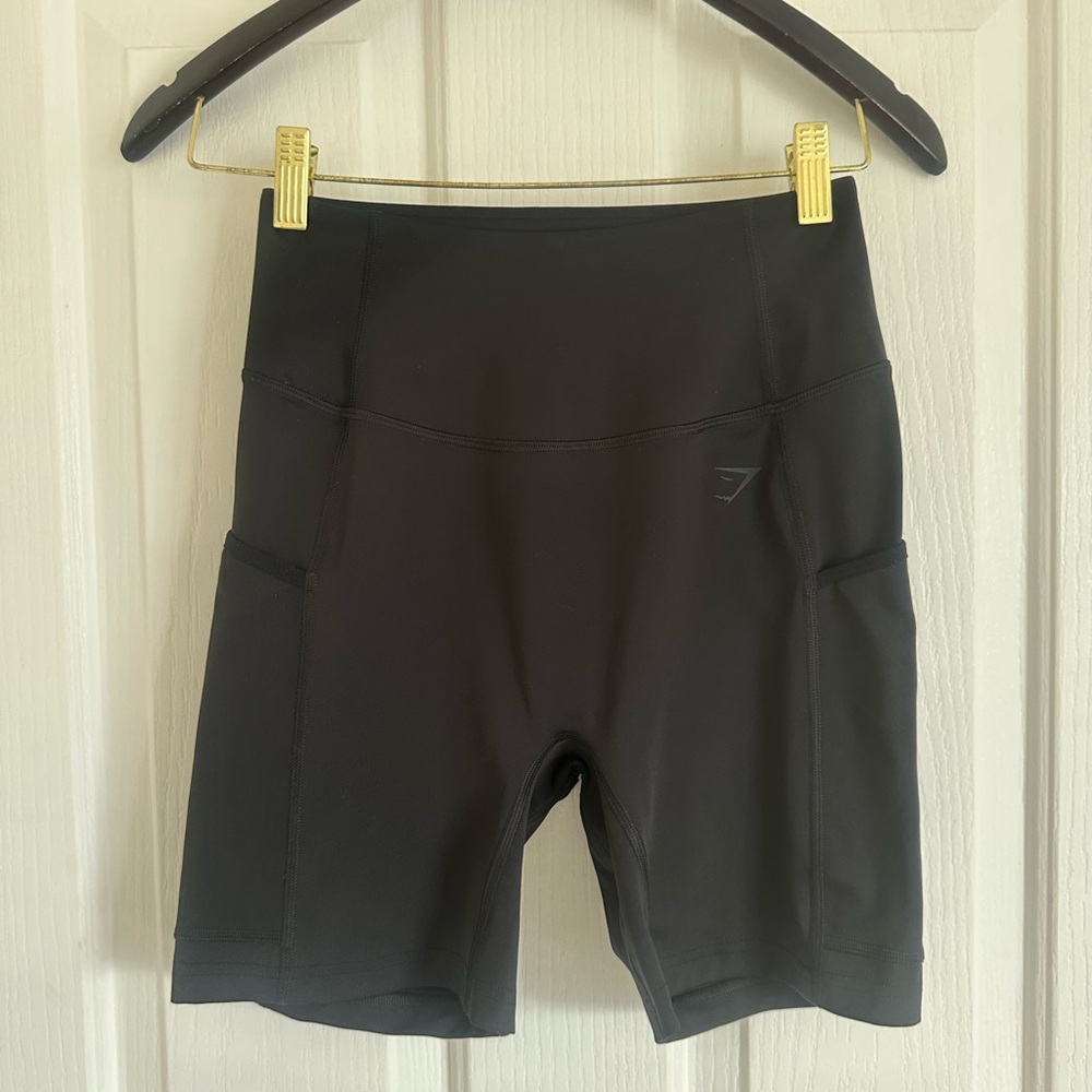 Gymshark Pocket Shorts - Picture 2 of 3
